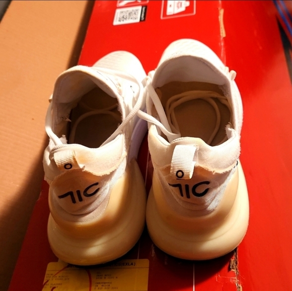 Mens Nike Air 270's Size 10.5 - Picture 4 of 5